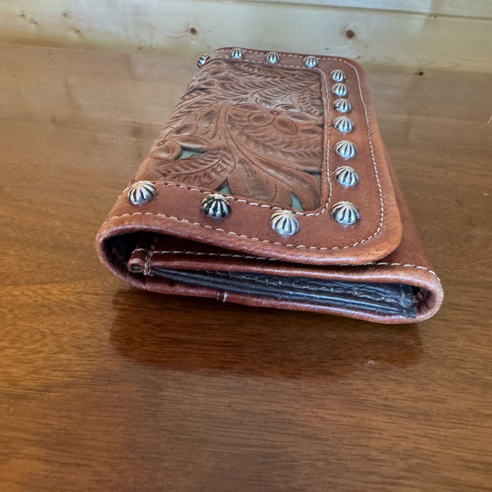 American West Brown Leather Studded Clutch/Trifold Wallet - Picture 7 of 8